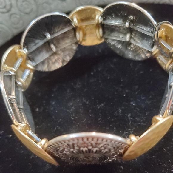 Bracelet by Scoll & Vine - Picture 4 of 7